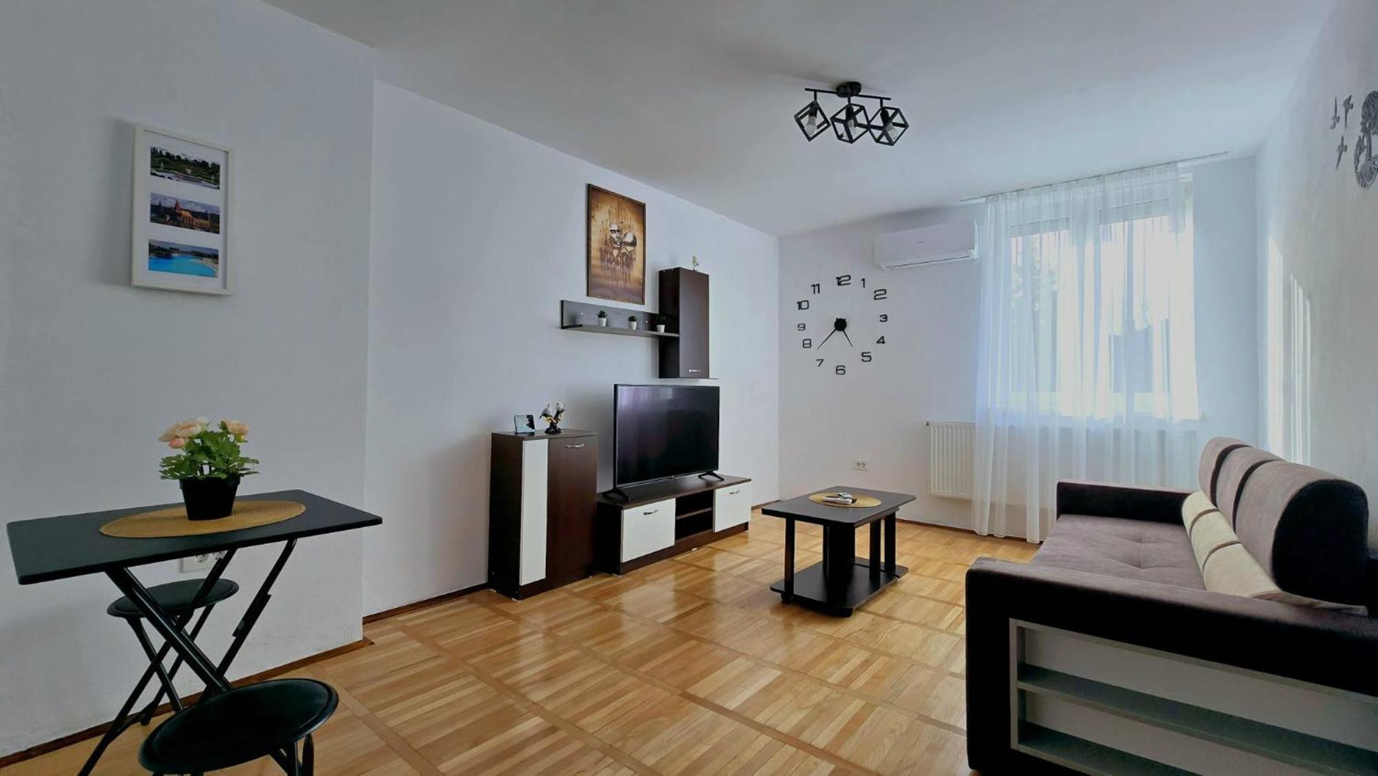 Apartament Confort Hd Hunedoara Ngoại thất bức ảnh